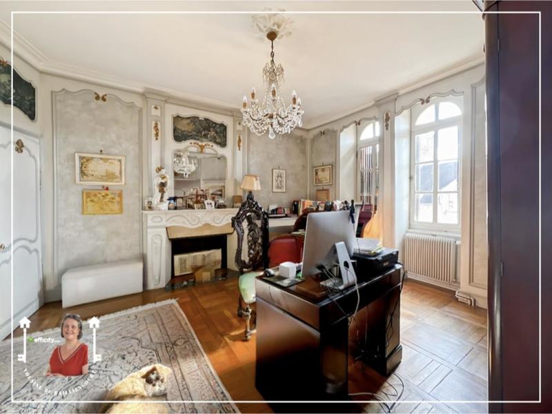 Maison - 430 m² - 12 pièces