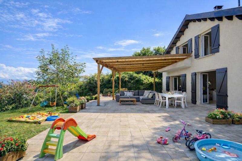 Maison - 209 m² - 6 pièces