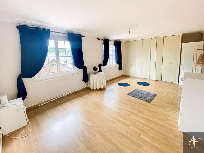 Maison - 170 m² - 6 pièces