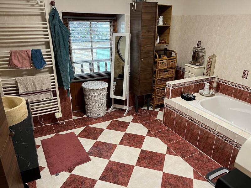 Maison - 331 m² - 10 pièces