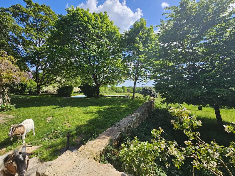 Maison traditionnelle - 240 m² - 7 pièces