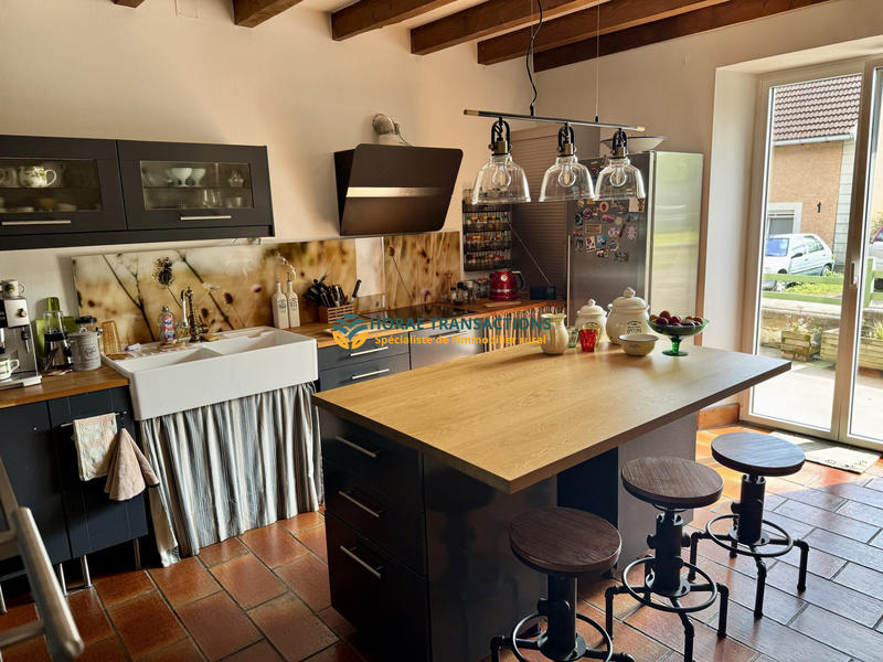 Maison - 205 m² - 6 pièces