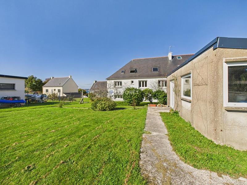 Maison traditionnelle - 224 m² - 9 pièces