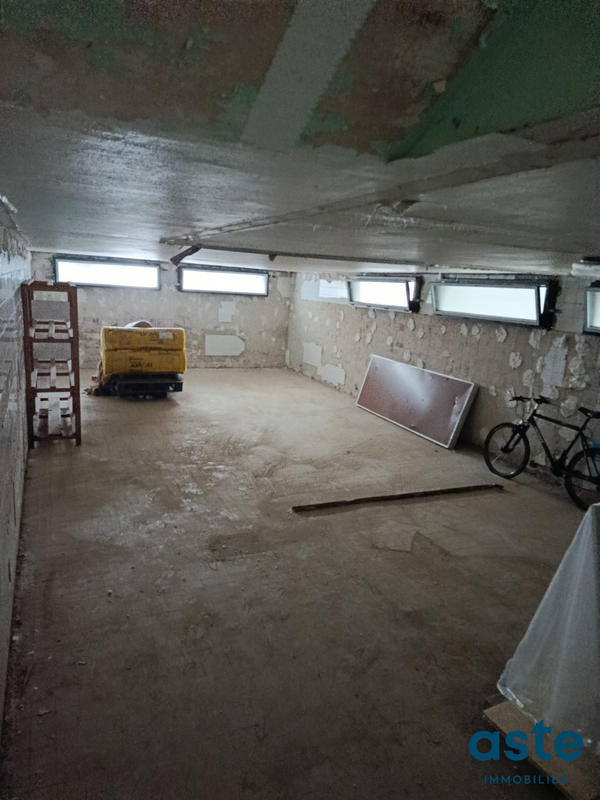 Loft - 171 m² - 5 pièces