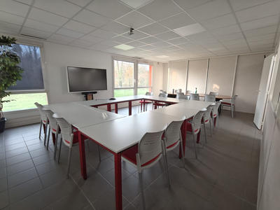 Bureau - 120 m² - 8 pièces