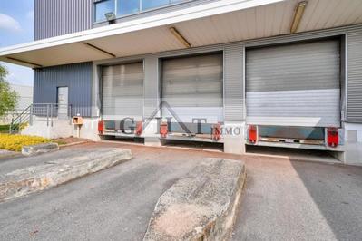 Entrepôt - 3 848 m²