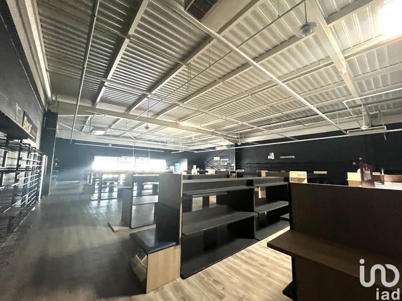 Local commercial - 610 m²
