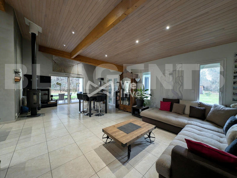 Maison - 127 m² - 5 pièces