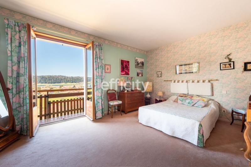 Maison - 450 m² - 10 pièces