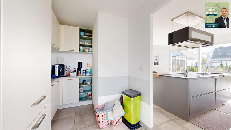 Maison - 222 m² - 7 pièces