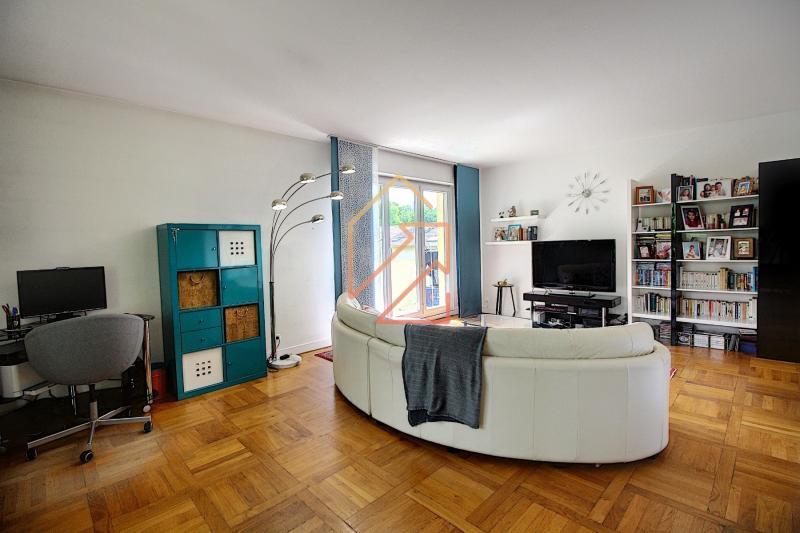 Studio - 98 m² - 4 pièces