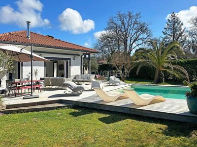 Maison - 140 m² - 5 pièces