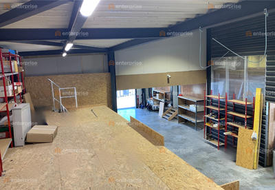 Local d'activité / Entrepôt - 346 m²