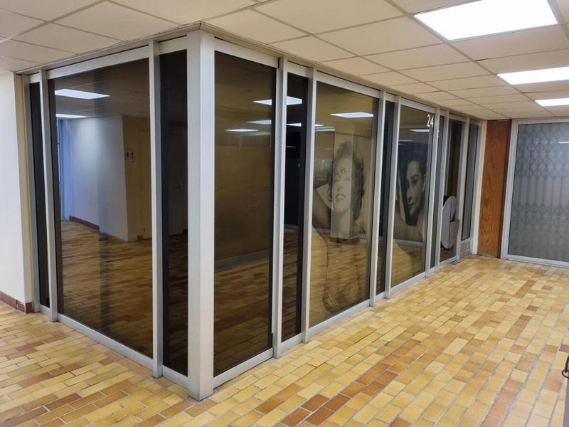 Local commercial - 77 m² - 1 pièce