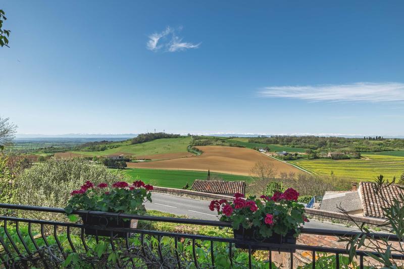 Maison - 161 m² - 11 pièces