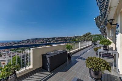 Penthouse - 136 m² - 4 pièces