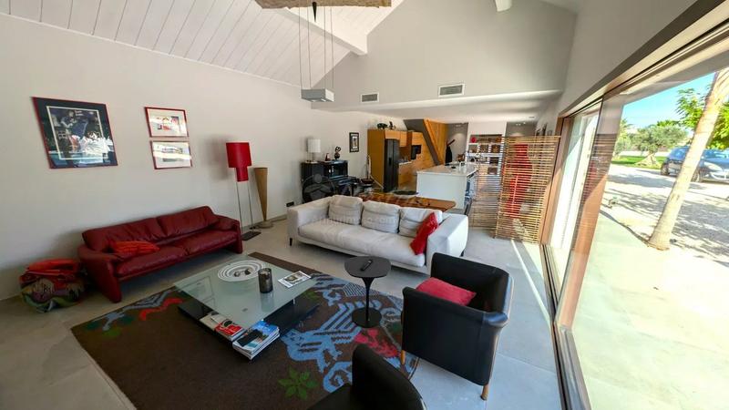 Maison - 260 m² - 7 pièces