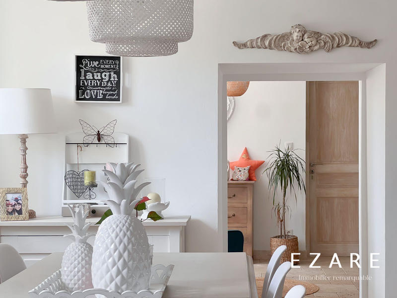 Maison - 360 m² - 8 pièces