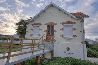 Château - 100 m² - 4 pièces