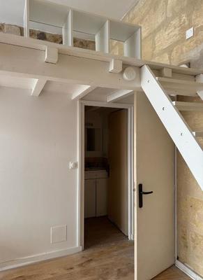 Studio - 25 m² - 1 pièce