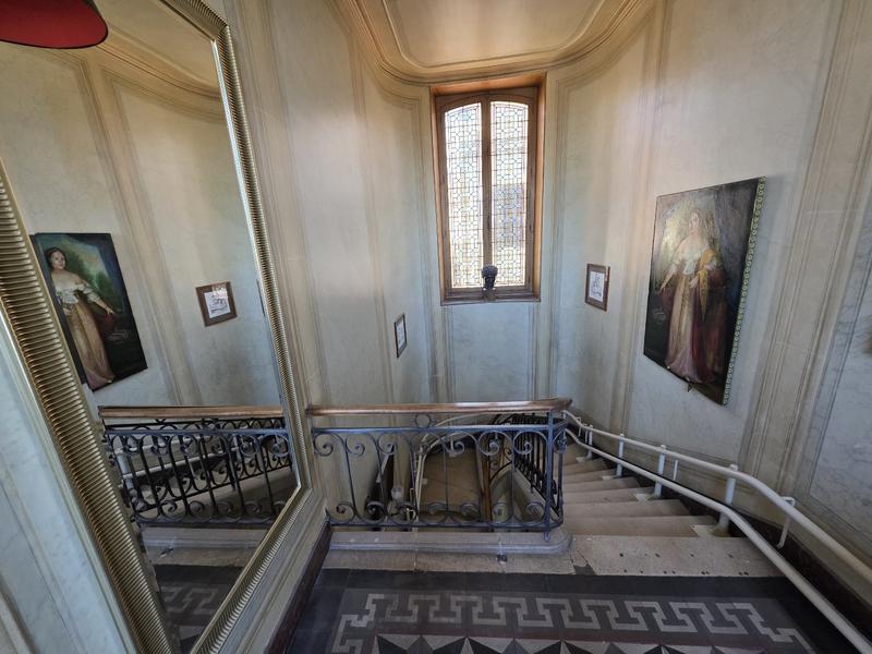 Maison - 303 m² - 7 pièces