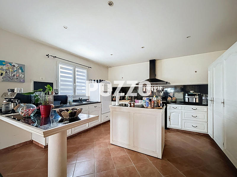 Maison - 157 m² - 5 pièces