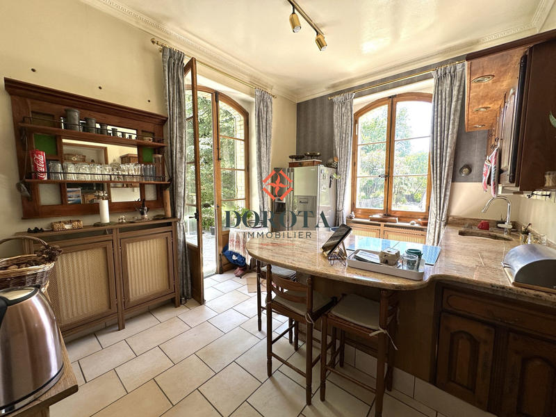 Villa - 252 m² - 11 pièces