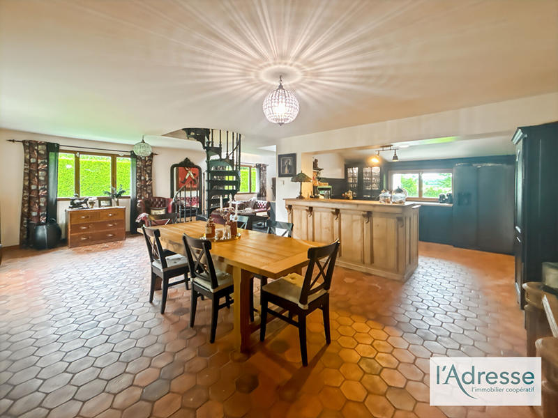 Maison - 173 m² - 8 pièces