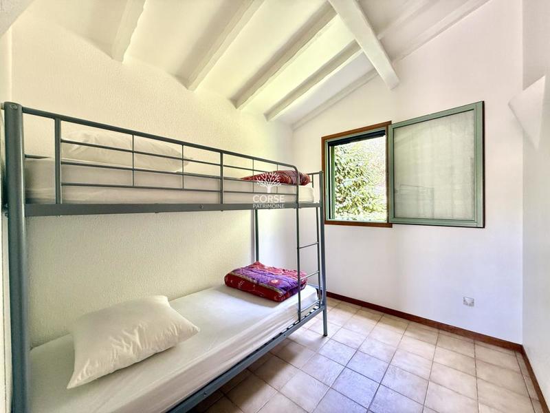 Villa - 185 m² - 15 pièces