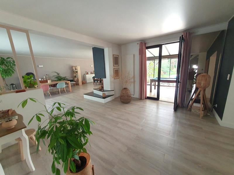 Maison - 265 m² - 8 pièces