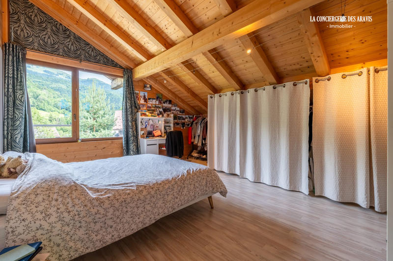 Maison contemporaine - 209 m² - 6 pièces