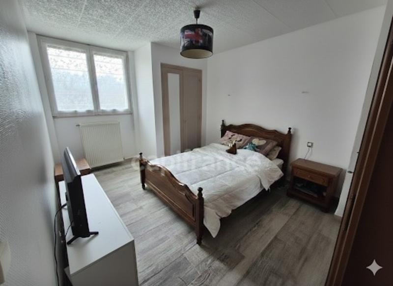 Maison - 218 m² - 10 pièces