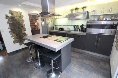 Maison - 87 m² - 6 pièces