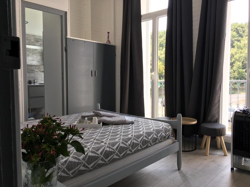 Maison - 285 m² - 11 pièces