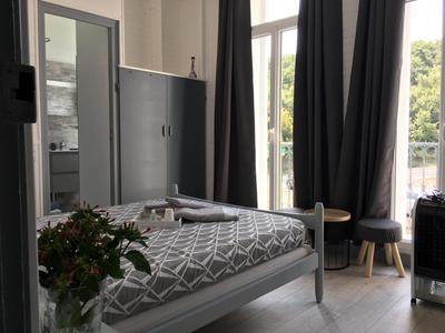 Maison - 285 m² - 11 pièces