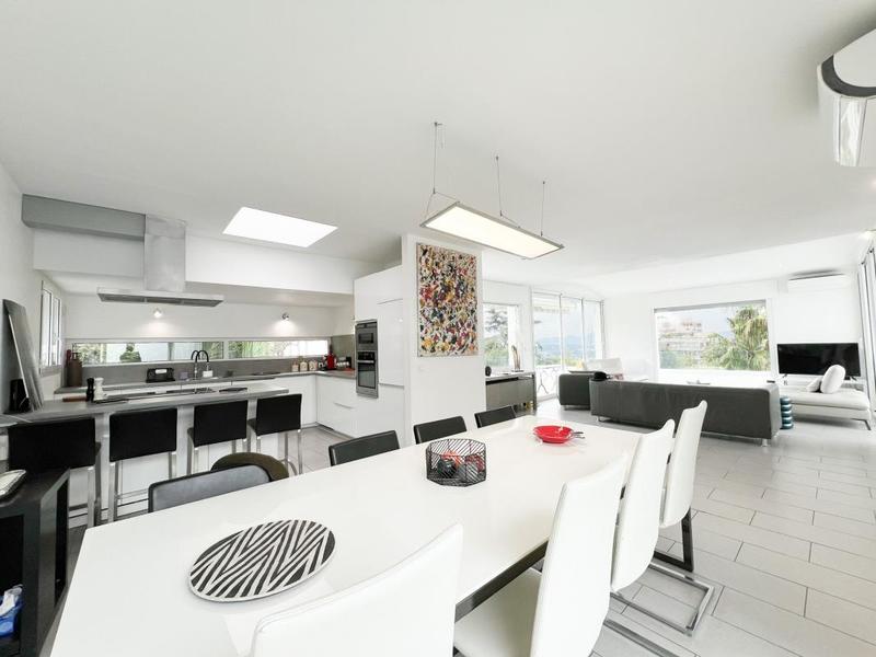 Villa - 257 m² - 6 pièces