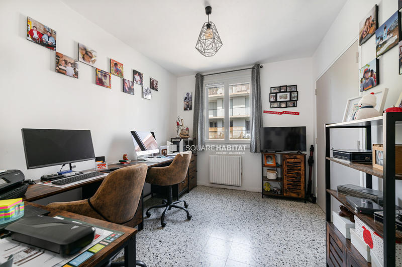 Appartement - 80 m² - 4 pièces