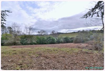 Terrain constructible - 1 380 m²