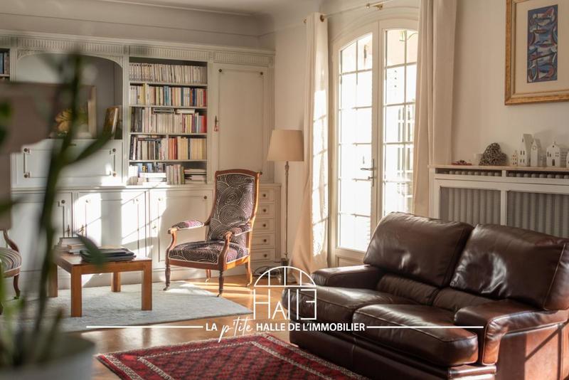 Maison - 228 m² - 8 pièces