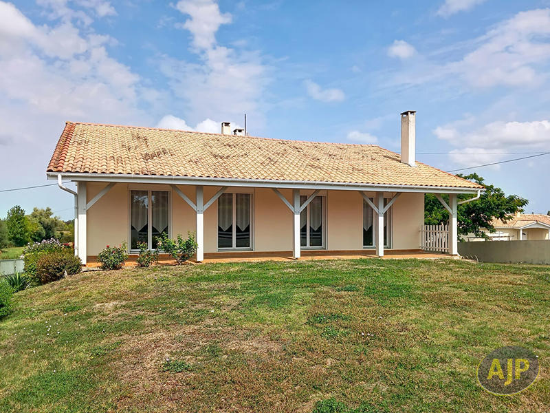 Maison - 94 m² - 4 pièces