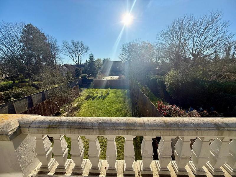 Maison - 292 m² - 8 pièces