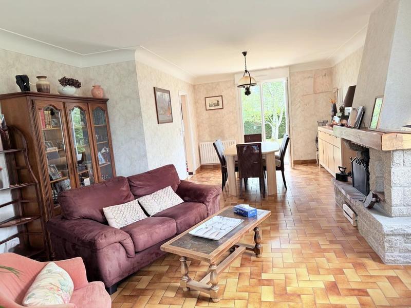 Maison - 167 m² - 9 pièces