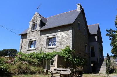 Maison - 252 m² - 10 pièces