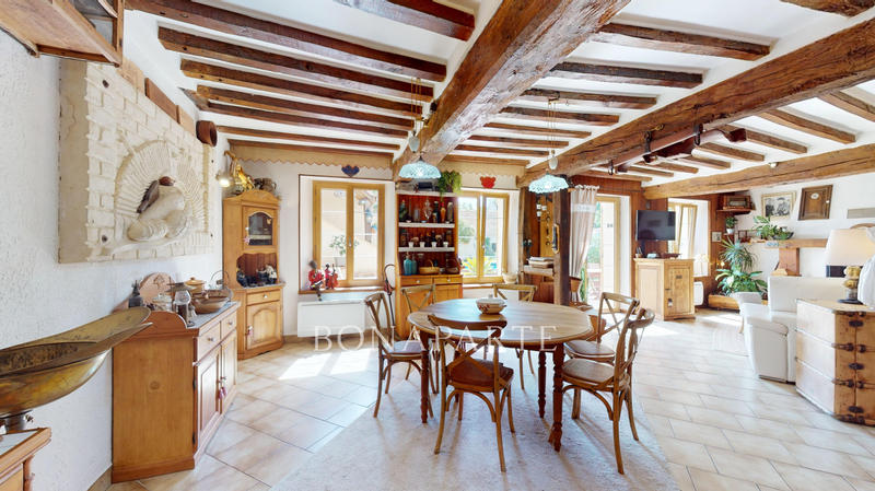 Maison - 147 m² - 6 pièces