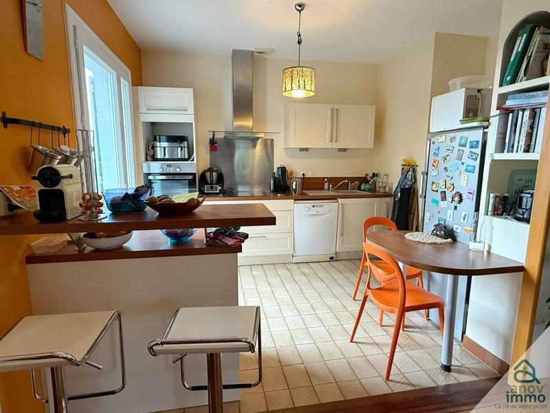 Maison - 172 m² - 9 pièces