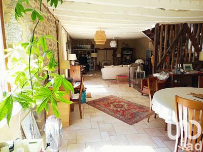 Maison - 234 m² - 8 pièces