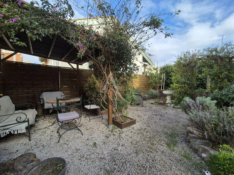 Maison - 340 m² - 14 pièces