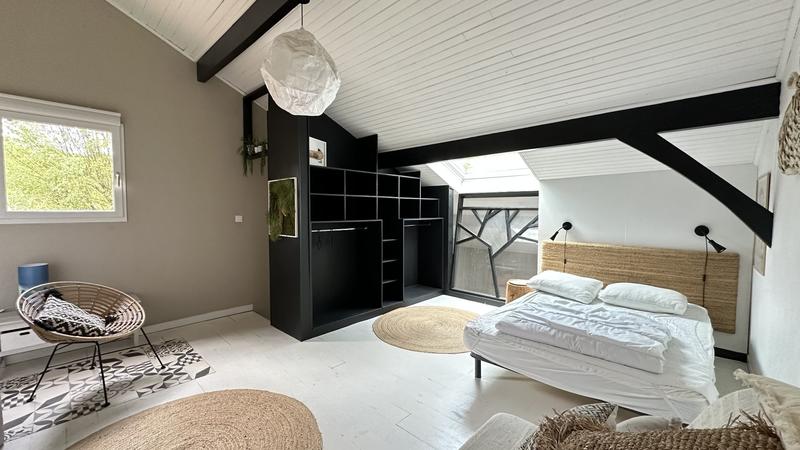 Villa - 222 m² - 10 pièces