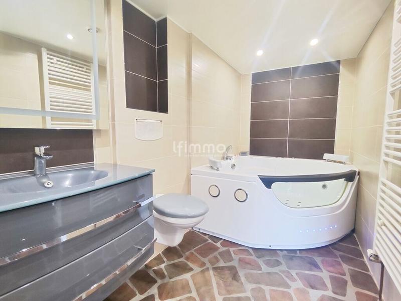 Maison - 160 m² - 7 pièces