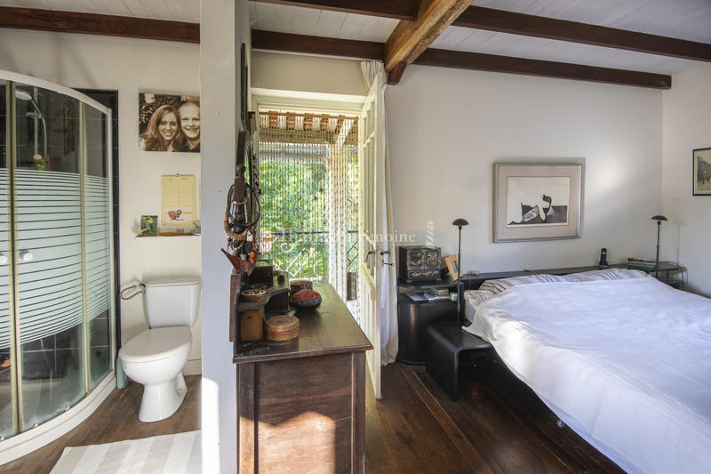 Maison - 372 m² - 13 pièces